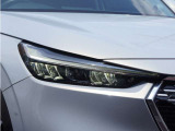 【ヘッドライト】省電力で長寿命の明るく運転しやすいLEDヘッドランプです。明るく照らすので暗い夜道からお客様を守ってくれます。