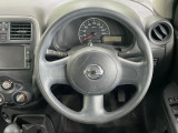 インテリアに合わせたデザインのステアリングは、運転される方のことも考え、運転しやすい形状、大きさです。是非一度、実際に触ってお確かめください。