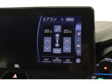 運転席と助手席、それぞれ温度調節ができます。