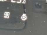 ハンドルヒーター付で暖房いらずで運転できるかもですよ