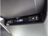 後席用にもエアコンの吹き出し口があり快適です。どの席に座っても快適なドライブが楽しめます♪