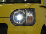 LEDヘッドライトです。デザイン性がよくとても明るいので、夜間の走行や悪天候でも安心です。しかも長寿命!