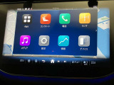 新しくなったセンターコンソールはスマートフォンを操作するような感覚でナビから車両の設定までが可能です。