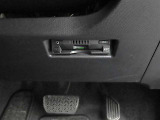 ETC!料金所も止まる事無くスイスイです!窓を開ける必要も無いので雨や花粉、排気ガスの浸入もありません!今や必需品ですネ!