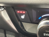 シートヒーターが付いています!寒い日に便利な装備ですね。