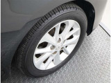 かっこいいホイールですね。 車のイメージを大きく左右するホイール部分はコダワリを持ちたいですね。