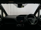 見通しのよいすっきりとした視界で、誰でも運転しやすいです。運転のしやすさは疲れにくさにも繋がりますよ♪