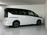 セレナ 1.4 e-4ORCE ハイウェイスターV 4WD 
