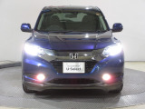 ハロゲンより明るく、より遠くまでさらなる安心感のあるLEDヘッドライトを採用。照射軸の上下方向を自動調整するオートレベリング機構、点灯忘れも防止できるオートライトコントロール機構付きです。