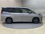 全車1年間の走行距離無制限のロングラン保証付きです。また、さらに安心をお求めの方には1年〜2年の保証延長ができる「ロングラン&alpha;保証」(有償)もお選びいただけます。