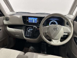 室内が明るく、運転がしやすいナチュラルベージュ内装となっております。