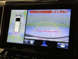 後方の見える安心をお届けするバックガイドモニター付:バックするときのアシストラインもあって楽々バック!車庫入れや縦列駐車をサポートし、苦手な駐車も安心です!今やもう手放せない装備ですネ♪