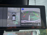 【アラウンドビューモニター】上空から見下ろしているかのような映像で駐車をサポート。安心です。