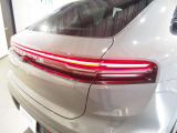 LED テールライト、PORSCHE ロゴレタリング付き