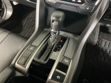 オートマチックシフトレバーは、手になじみ操作しやすい形状で安全運転にもつながります♪