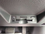 ETC車載器が付いております。高速乗り入れが便利になります。