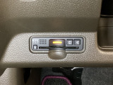 ハンドルの左下にETCがついています。高速道路の料金所の通過も楽々です。 カードの取り出しもしやすい場所についています。