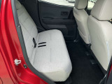 後席は広々。大柄な方でも余裕で乗車できます。