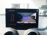 バックカメラ駐車時、後退時に後方を確認する事ができる安全快適装備になります映像だけでなくセンサーにより障害物の距離もドライバーに直感的に伝えてくれる機能になります。