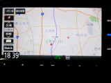 純正ナビゲーションを装備。多彩な機能で快適ドライブをアシスト。オーディオ機能も充実していますね。
