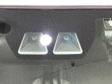 【スマートアシスト】走行中に前方の車両等を認識し、衝突しそうな時は警報とブレーキで衝突回避と被害軽減をアシスト。より安全にドライブをお楽しみいただけます。