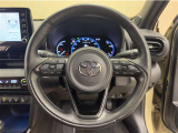 ステアリングスイッチ搭載!手を離さずに手元のスイッチでさまざまな操作が可能。運転中、視線をそらさなくても操作ができて安全です!