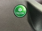 【eコンスイッチ】低燃費運転をサポートするECONモード。スイッチをONすると、エンジンやトランスミッション、A/Cなどを協調制御し、燃費の向上に貢献。エコドライブの効果を高めます。