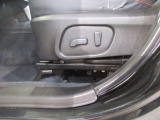 中古車は1台として同じコンディションのものは存在しないため、安心しておクルマをお選びいただけるよう、信頼のおける第三者機関が基準に従い、車両の品質と状態をチェックしています。