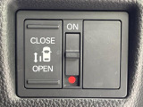 【パワースライドドア】スマートキーや運転席のスイッチでスライドドアの開閉が可能♪電動だから力を入れてドアを開ける必要が無く、小さいお子様でも、重い荷物を持っている時もラクに開け閉めできます♪