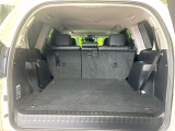 普段のお買い物や通勤、送迎等に十分な荷室スペースを確保しております。セカンドシートを倒すと、大きな荷物の積載も可能です♪
