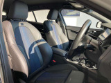 ドライバーを中心に設計されたBMWらしいコックピット。直感的な操作性で快適なドライブをサポートします。