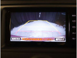 バックモニター付き。駐車の際のサポートとなり、必須アイテムのひとつですよね。それでも、バックする際は必ずご自身の目で確認をしてください。