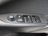 運転席のパワーウインドースイッチ部です。よく触れる場所だからこそ、使用状態があらわれますよね。ぜひこうした所もチェックしてください。