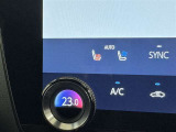 シートベンチレーション付きです。シートと密着部分の空気を換気して蒸れを防いでくれるので、暑い時期も快適に過ごせます♪一度使ったら手放せません!