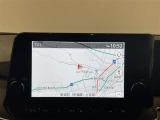 内装工程では、中古車を気持ちよくお乗りいただけるよう清掃しております。
