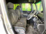 運転席シート廻りは使用感も少なく、良好な状態となっています。丁寧に使われていたことがよくわかりますね。