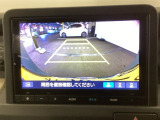 バックモニター付きで、車庫入れやバック時の後方確認をサポート。