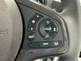 【アダプティブ・クルーズ・コントロール】予め設定した車速内でクルマが自動的に加減速。 前走車との適切な車間距離を維持しながら追従走行し、高速道路でのドライバーの疲労を軽減してくれる嬉しい機能付♪
