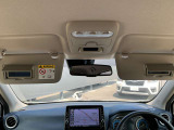 運転席と助手席のサンバイザーにはバニティミラーが装備されています。