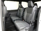 ゆとりある広々とした車内空間は、ドライブを始め買い物やレジャーなど、幅広く活躍します。一人でもみんなとでもお出かけを楽しみましょう!