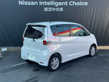 納車前に入念な点検整備をさせていただきます。もちろん全車走行距離無制限のワイド保証付きですので安心してお乗りいただけます。