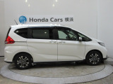 全長426cm、幅169cm、高さ171cmのお車になります。