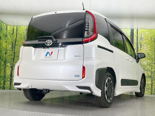トヨタ シエンタ ハイブリッド 1.5 Z の中古車詳細 (6,160km, プラチナ