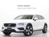 2023年モデル『V60 Cross Country Plus B5 AWD』ClimatePKG Google搭載 ドラレコ 48V 白革 ステアリングホイールヒーター 前後シートヒーター 360&deg;カメラ ドリフトウッドパネル【グループ 総在庫300台!】