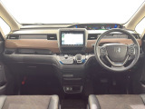 ★いつでも気持ちよく運転できて、使い勝手のいい収納や体をケアするシート、細部にまでこだわったインテリア♪