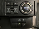 電子カードキーを携帯しているだけでエンジンの始動ができるプッシュボタンスタートを装備しています☆