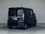 バックカメラが付いているのでバックでの車庫入れも安心です。