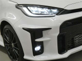 LEDヘッドライトです。デザイン性がよくとても明るいので、夜間の走行や悪天候でも安心です。しかも長寿命!