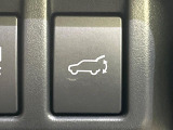 【パワーバックドア】スマートキーや運転席のボタンを押すだけでリアゲートが自動で開閉します!荷物を持っている時や、高い位置にあるバックドアを閉める際に便利な機能です♪