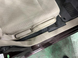 痛みの出やすい運転席シートの角、フロアマット、座面、ともに良好です